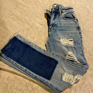 PacSun Distressed Mom jeans.  high rise Light blue  Size 23
